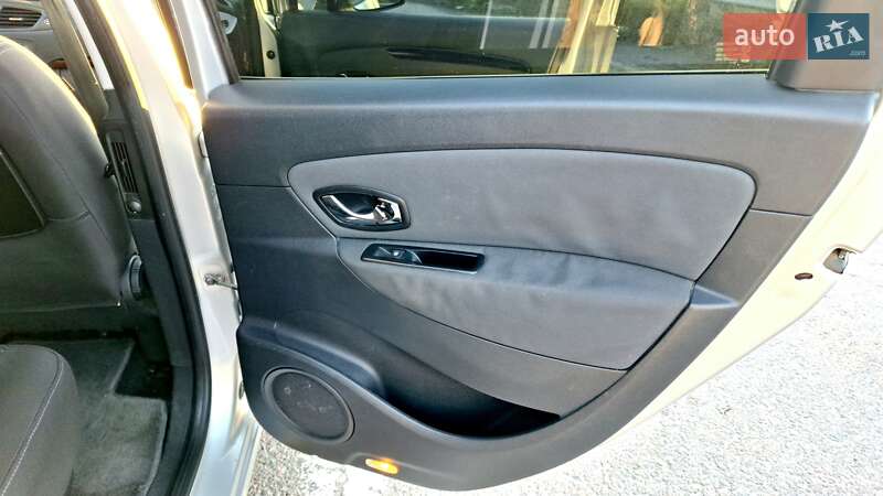 Мінівен Renault Scenic 2012 в Львові фото 22 Мінівен Renault Scenic 2012 в Львові