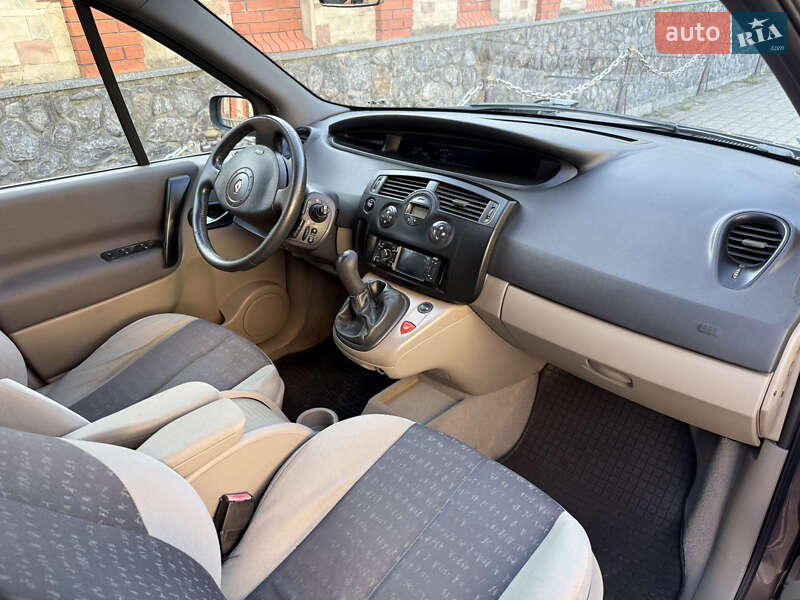 Минивэн Renault Scenic 2005 в Красилове фото 24 Минивэн Renault Scenic 2005 в Красилове