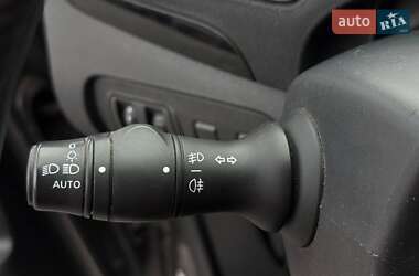 Мінівен Renault Scenic 2012 в  фото 31 Мінівен Renault Scenic 2012 в