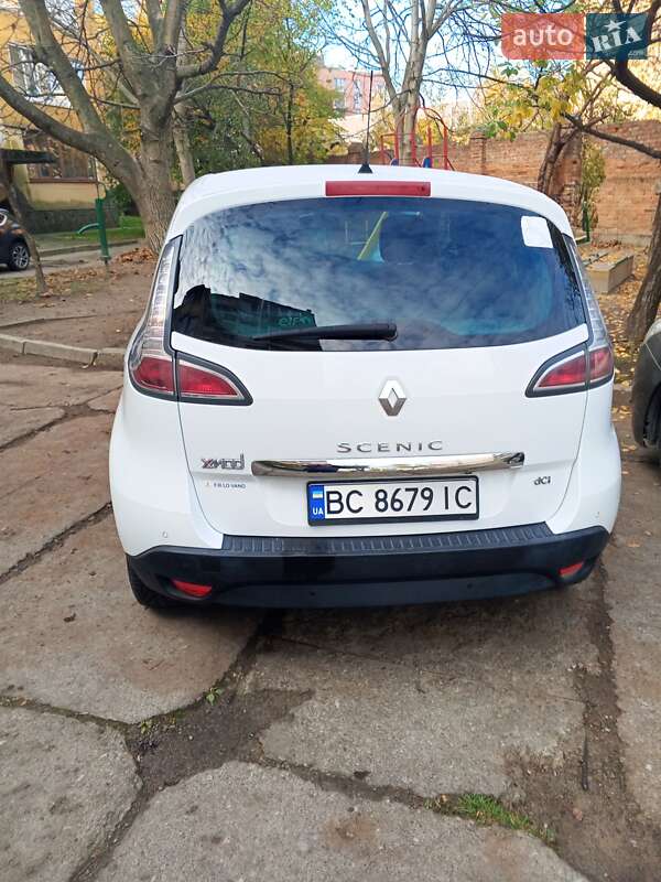 Мінівен Renault Scenic 2015 в  фото Мінівен Renault Scenic 2015 в