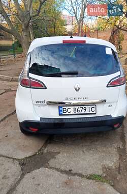 Мінівен Renault Scenic 2015 в  Мінівен Renault Scenic 2015 в