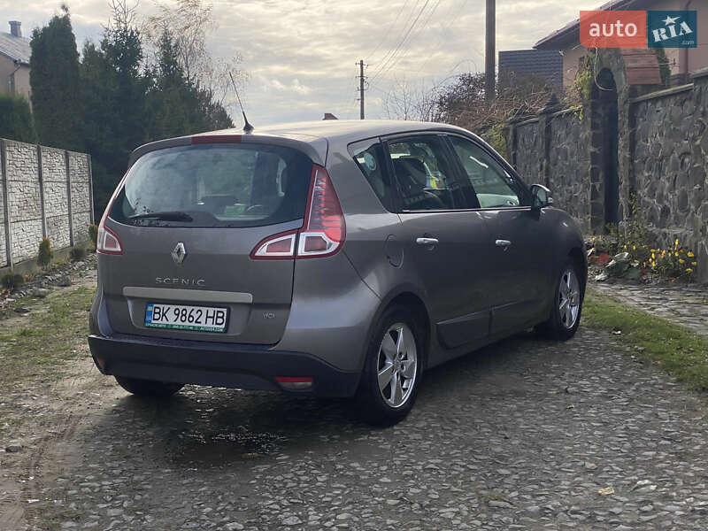 Минивэн Renault Scenic 2011 в Ровно