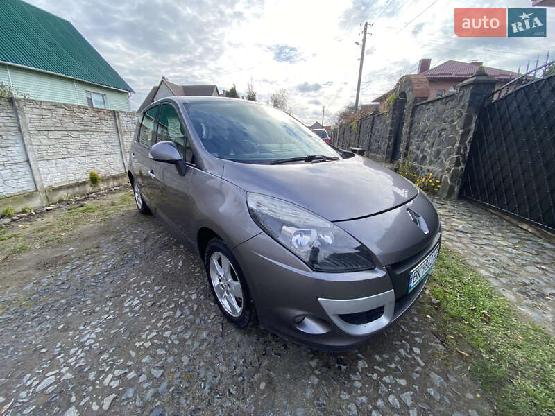 Минивэн Renault Scenic 2011 в Ровно