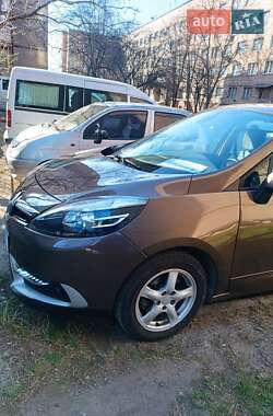 Мінівен Renault Scenic 2013 в  фото 4 Мінівен Renault Scenic 2013 в
