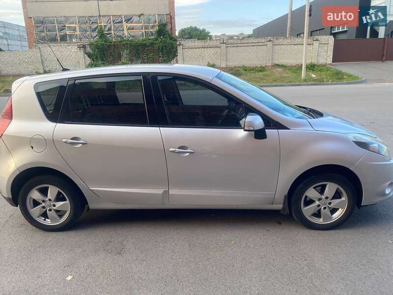 Мінівен Renault Scenic 2009 в Чернігові