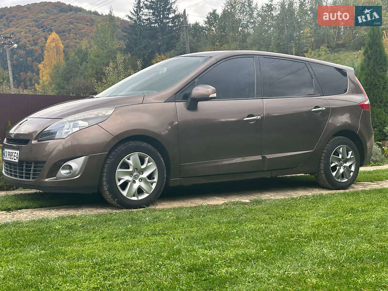 Минивэн Renault Scenic 2011 в Ивано-Франковске