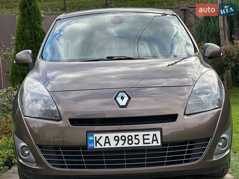 Минивэн Renault Scenic 2011 в Ивано-Франковске