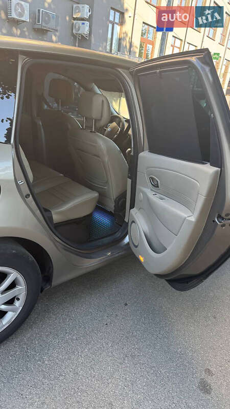 Минивэн Renault Scenic 2010 в Киеве