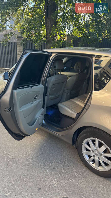 Минивэн Renault Scenic 2010 в Киеве