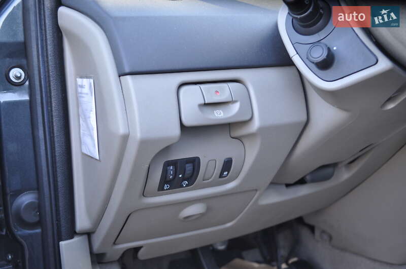 Минивэн Renault Scenic 2004 в Киеве фото 35 Минивэн Renault Scenic 2004 в Киеве