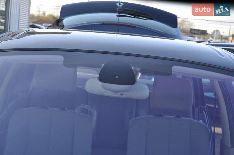 Минивэн Renault Scenic 2004 в Киеве фото 63 Минивэн Renault Scenic 2004 в Киеве