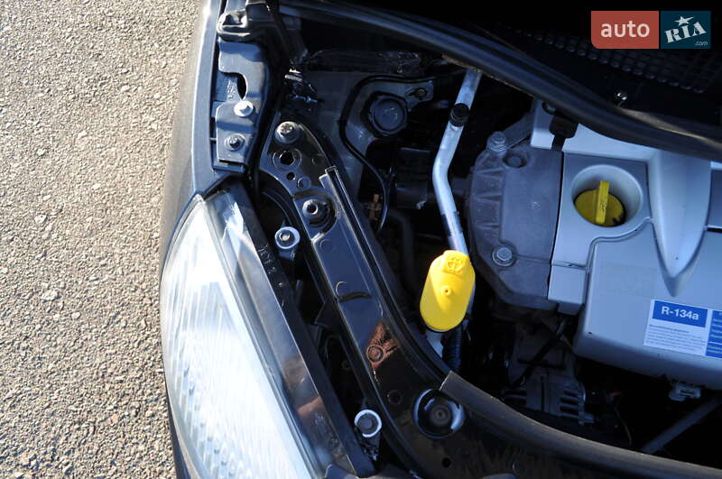 Минивэн Renault Scenic 2004 в Киеве фото 67 Минивэн Renault Scenic 2004 в Киеве