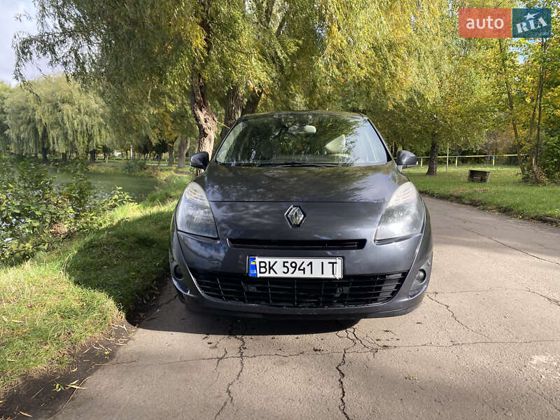 Минивэн Renault Scenic 2011 в Ровно