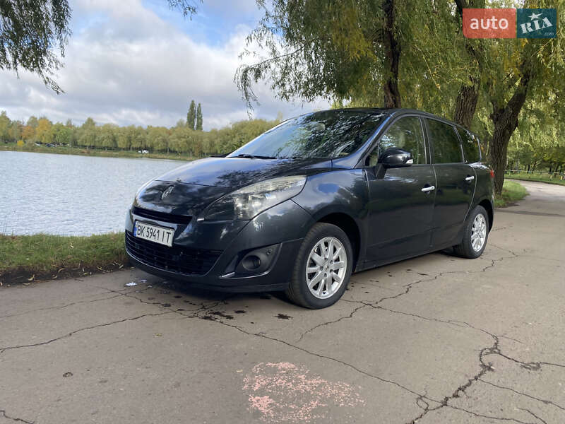 Минивэн Renault Scenic 2011 в Ровно