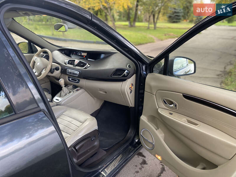 Минивэн Renault Scenic 2011 в Ровно