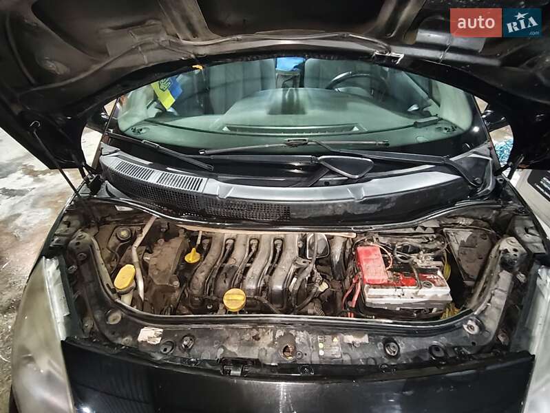 Минивэн Renault Scenic 2008 в Ромнах