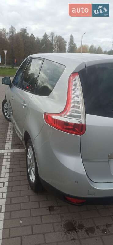 Мінівен Renault Scenic 2014 в Дубні