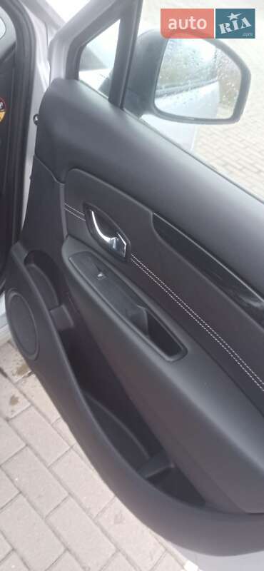 Мінівен Renault Scenic 2014 в Дубні