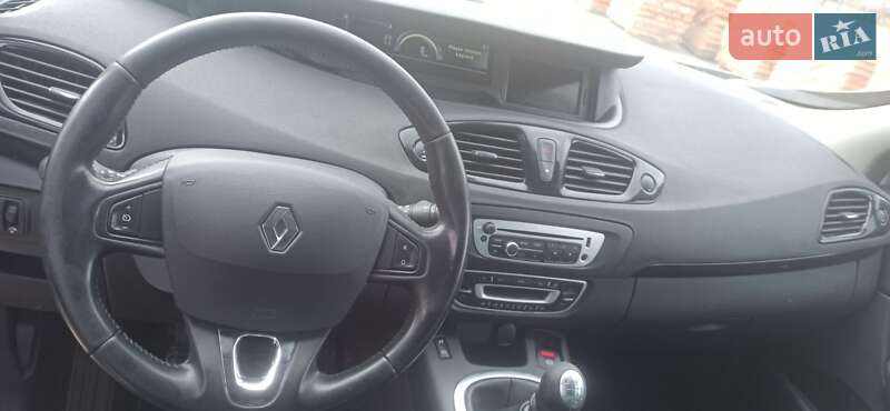 Мінівен Renault Scenic 2014 в Дубні