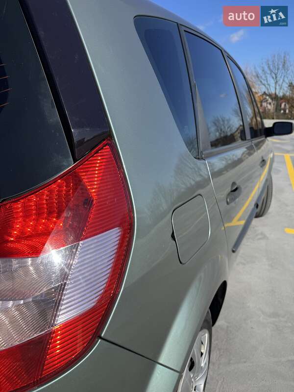 Мінівен Renault Scenic 2004 в Тернополі