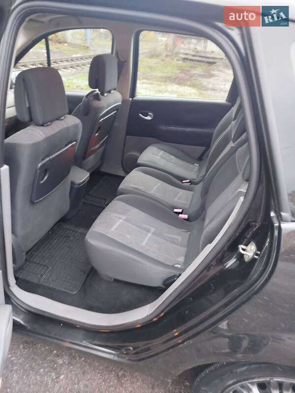 Минивэн Renault Scenic 2006 в Ахтырке