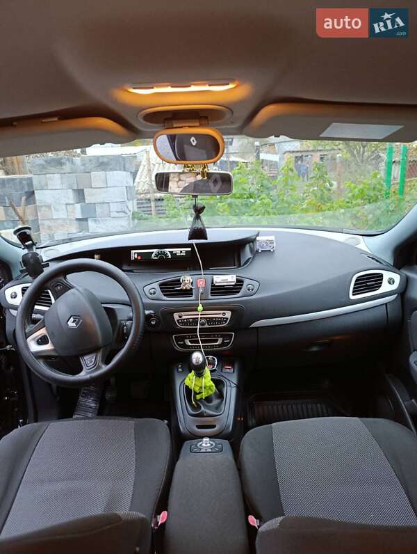 Мінівен Renault Scenic 2010 в Рівному фото 3 Мінівен Renault Scenic 2010 в Рівному