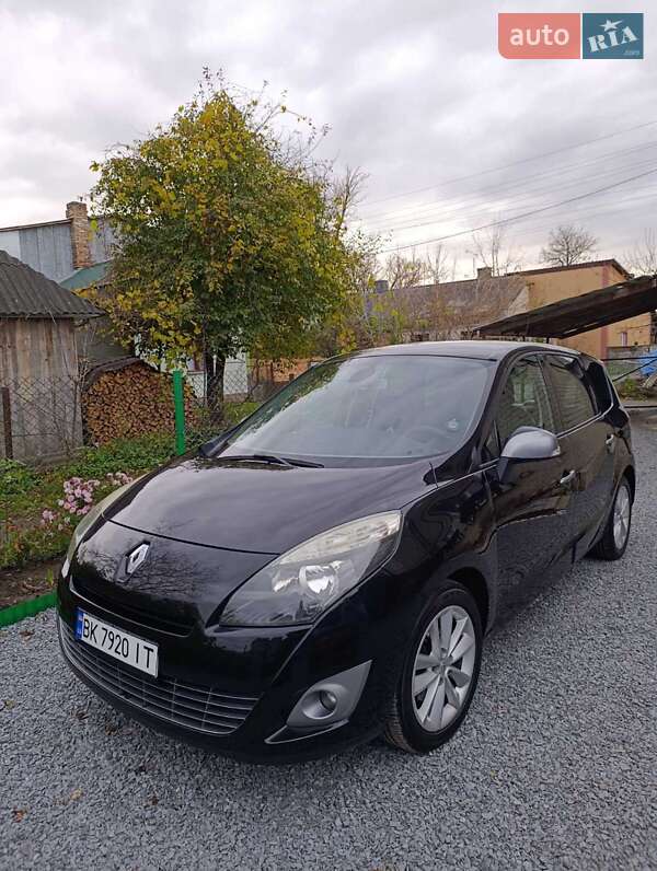 Мінівен Renault Scenic 2010 в Рівному фото 12 Мінівен Renault Scenic 2010 в Рівному