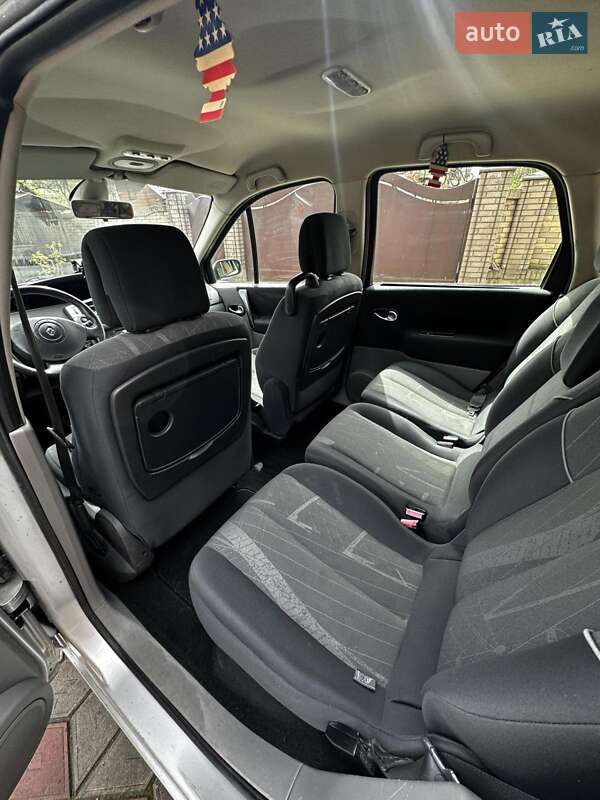 Минивэн Renault Scenic 2005 в Черновцах
