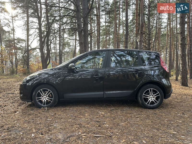 Минивэн Renault Scenic 2010 в Киеве