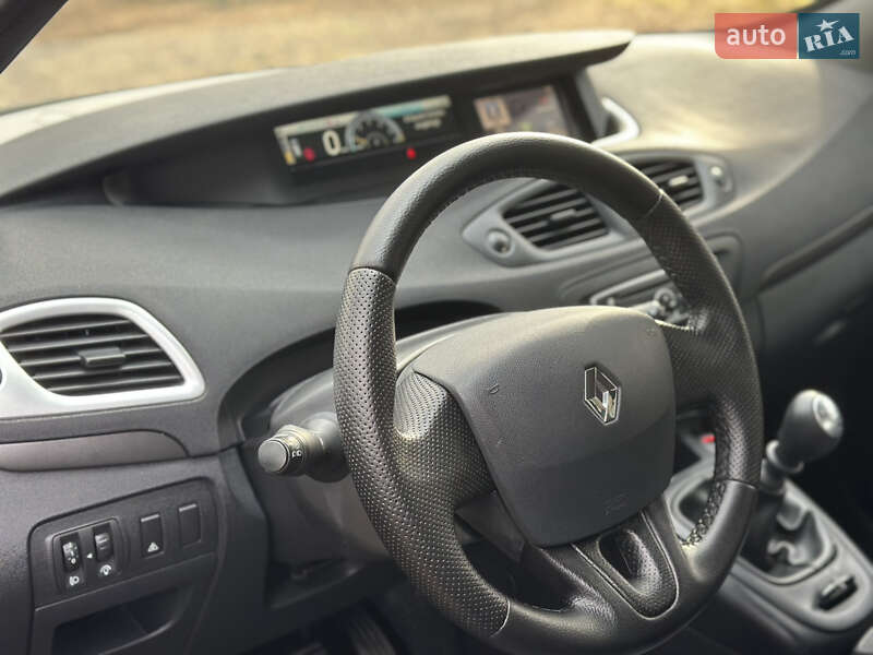 Минивэн Renault Scenic 2010 в Киеве