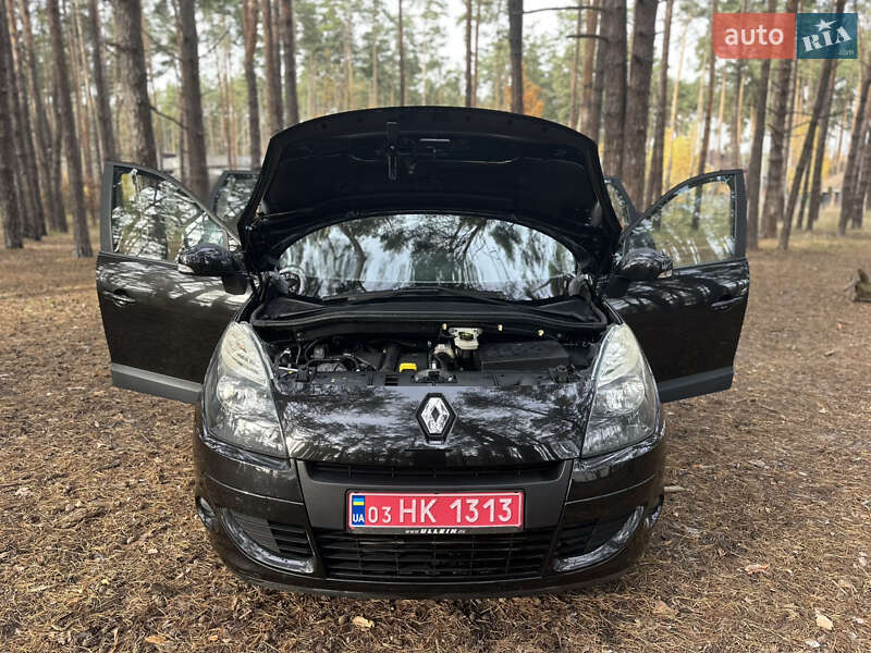 Минивэн Renault Scenic 2010 в Киеве