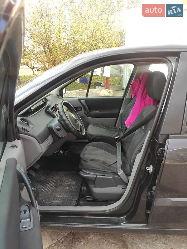 Мінівен Renault Scenic 2004 в Лозовій