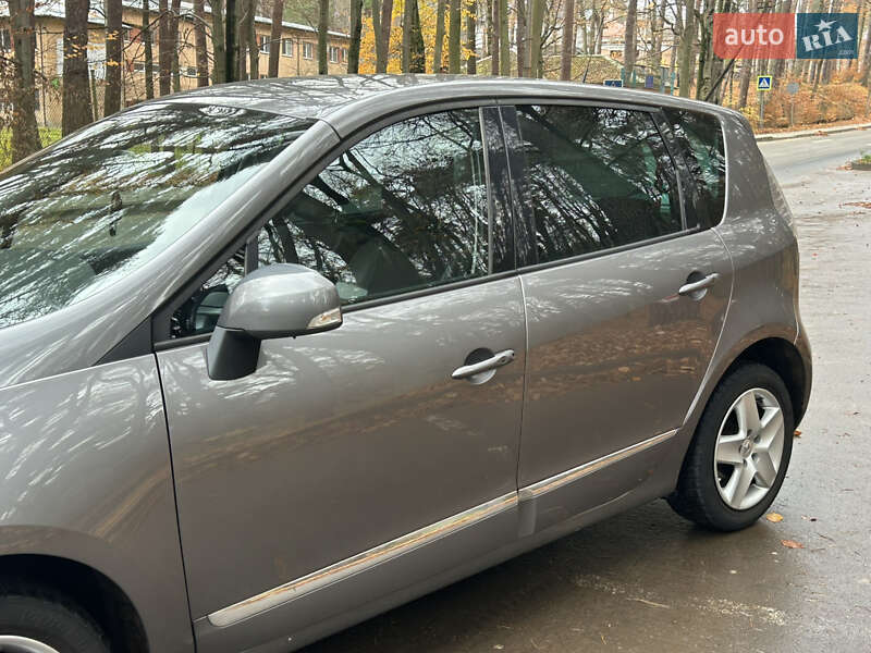 Мінівен Renault Scenic 2015 в Львові