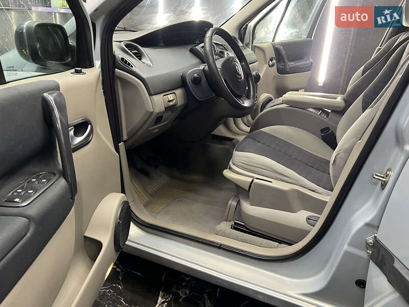 Мінівен Renault Scenic 2003 в Львові фото 14 Мінівен Renault Scenic 2003 в Львові