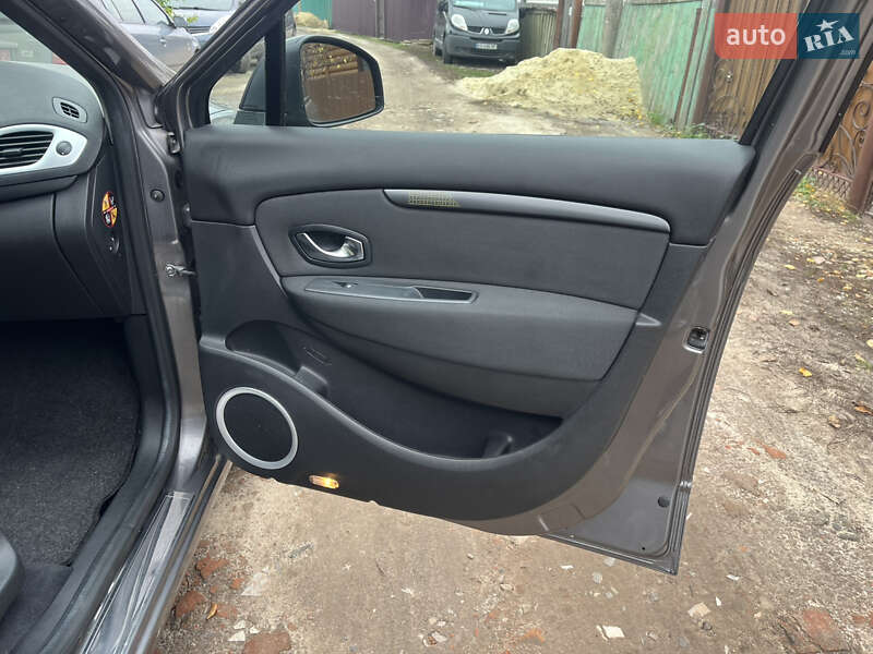 Мінівен Renault Scenic 2010 в Охтирці фото 54 Мінівен Renault Scenic 2010 в Охтирці