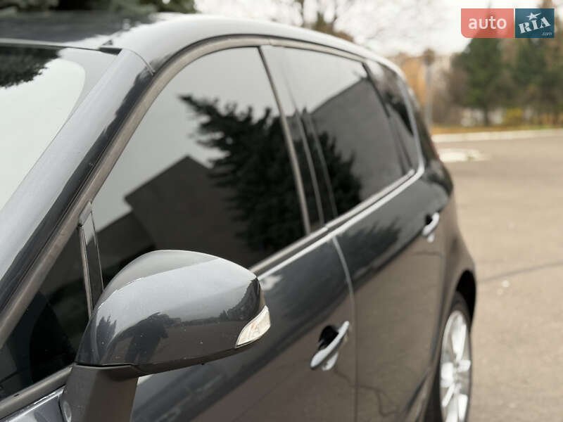 Минивэн Renault Scenic 2011 в Ровно