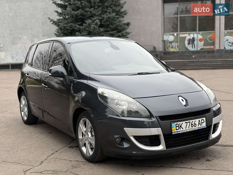 Минивэн Renault Scenic 2011 в Ровно