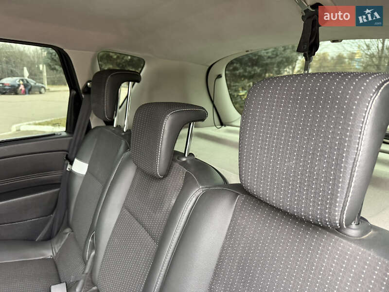 Минивэн Renault Scenic 2011 в Ровно