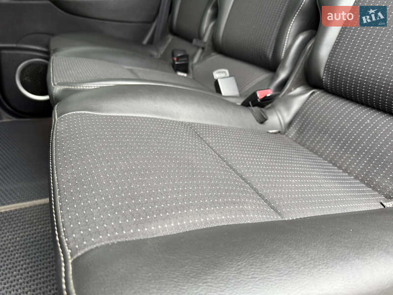 Минивэн Renault Scenic 2011 в Ровно