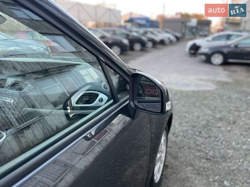 Мінівен Renault Scenic 2011 в Сумах