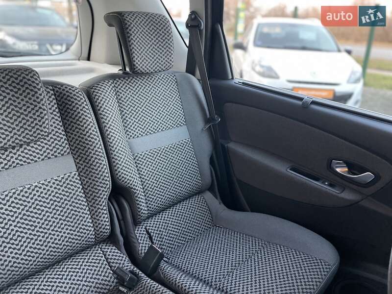 Мінівен Renault Scenic 2011 в Сумах