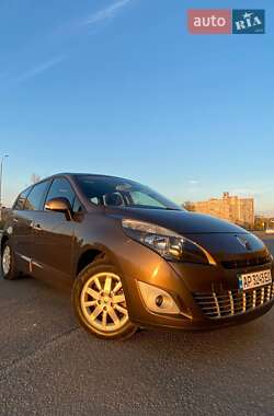 Минивэн Renault Scenic 2010 в Запорожье