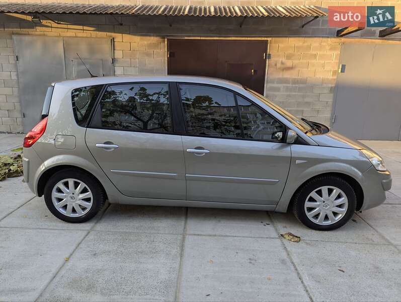 Мінівен Renault Scenic 2006 в Дубні