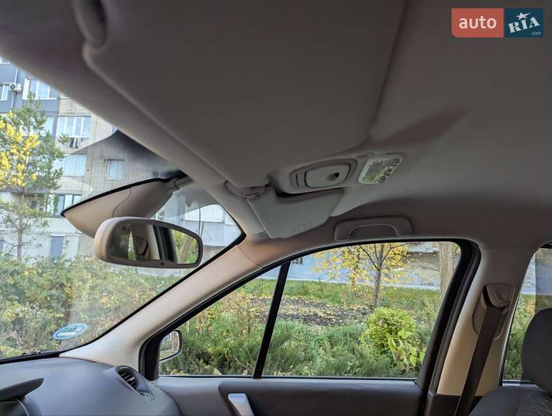 Мінівен Renault Scenic 2006 в Дубні