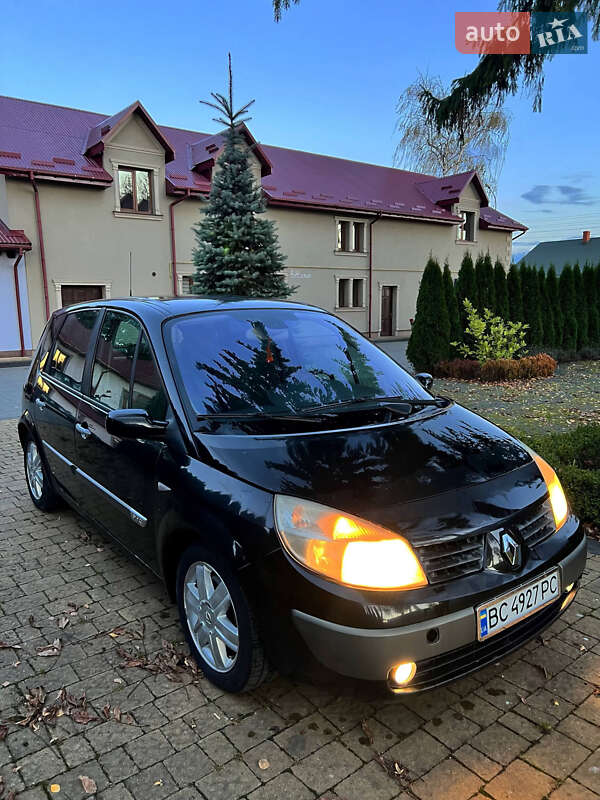 Минивэн Renault Scenic 2004 в Городке