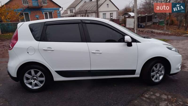 Минивэн Renault Scenic 2010 в Оратове фото 15 Минивэн Renault Scenic 2010 в Оратове