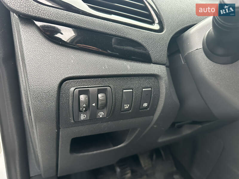 Мінівен Renault Scenic 2014 в Вінниці фото 31 Мінівен Renault Scenic 2014 в Вінниці