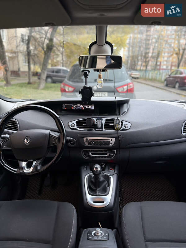 Минивэн Renault Scenic 2014 в Киеве