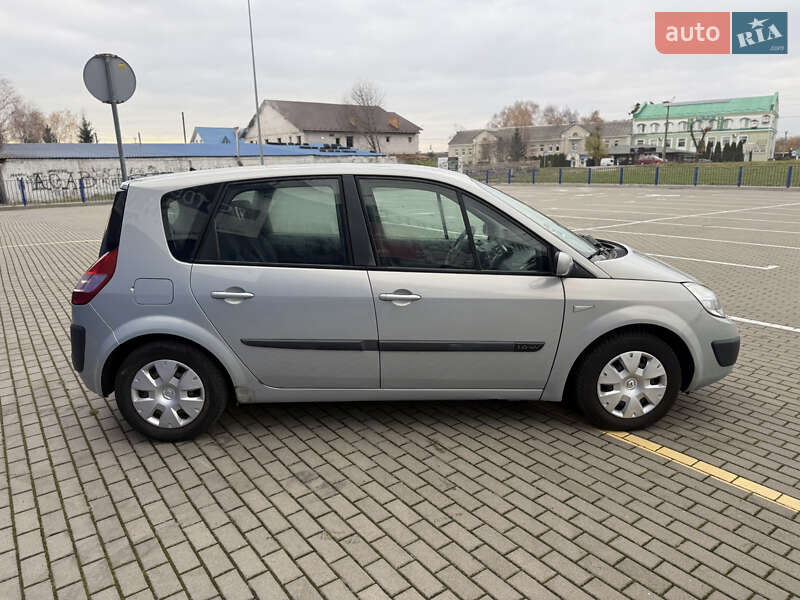 Мінівен Renault Scenic 2004 в Нововолинську