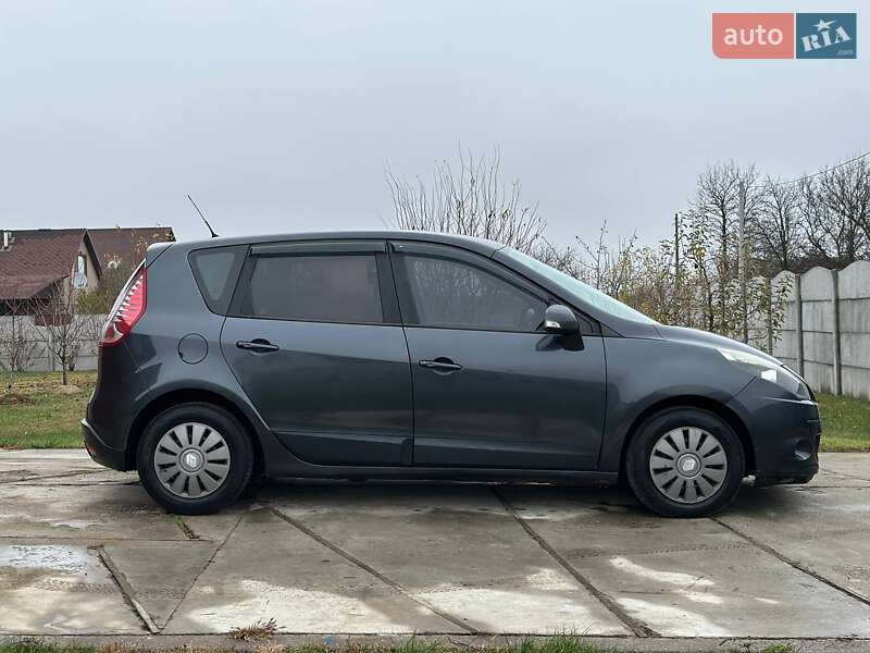 Мінівен Renault Scenic 2011 в Чорнобаї